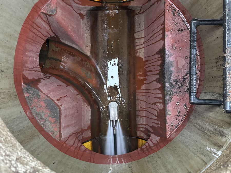 Absaugung und Reinigung im Kanal